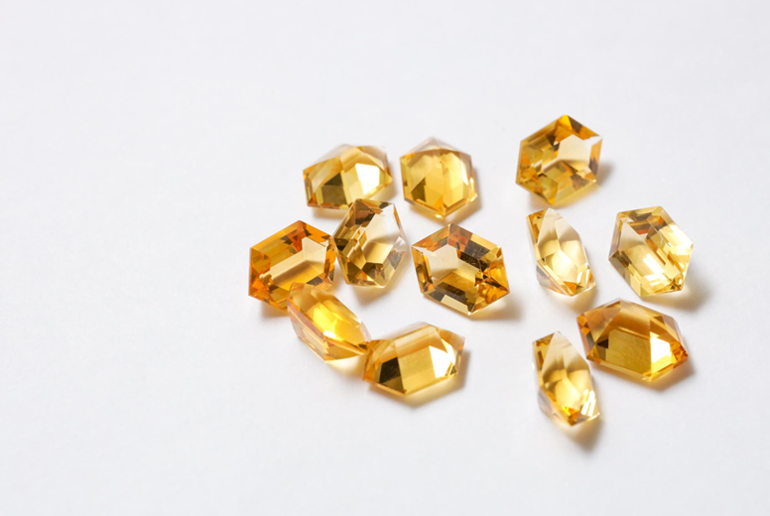 ③シトリン（Citrine）
