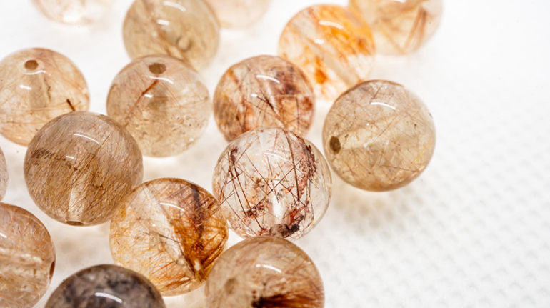 ⑥ルチルクォーツ（Rutile Quartz）